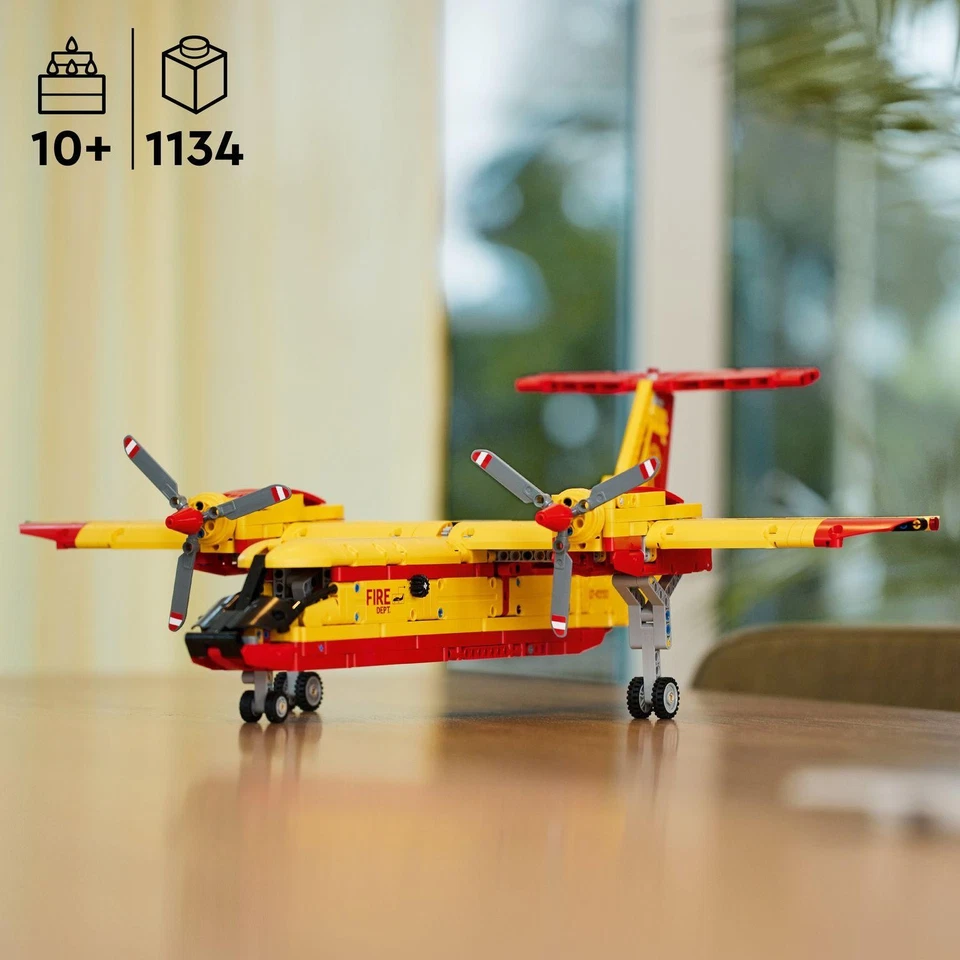 LEGO Technic: Avión de Bomberos 42152 - Imagen 3 de 4