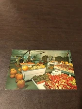 UNPOSTED POSTCARD - WALCHER'S FARM MARKET - CANAL ROAD - VALLEY VIEW, OHIO
