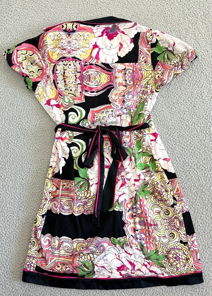 Vestido kimono vintage de seda Bebe grande envolvente con cinturón asiático años 90 Y2K Foto 2 de 4