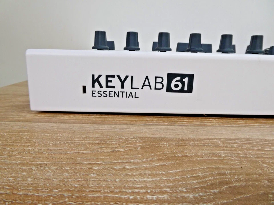 Arturia Keylab 61 Essential USB/MIDI Controller - Image 4 of 4