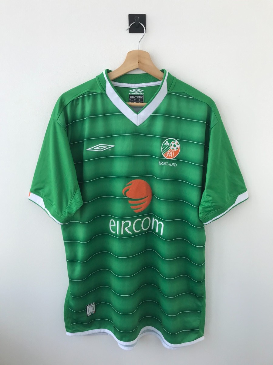 IRELAND NATIONAL TEAM 2004 HOME FOOTBALL SHIRT SOCCER JERSEY IRELAND NATIONAL TEAM 2004 HOME FOOTBALL SHIRT SOCCER JERSEY
