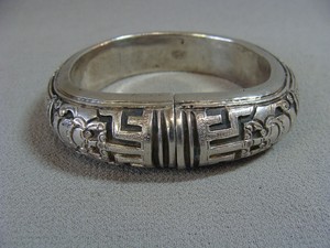 Antique Chinese Export Silver Large Bat & Mystic Animals Symbol Bracelet Signed