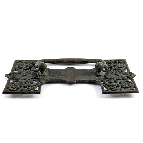 Coppia Tiri Cassetto Antico Ottone Conchiglia Ornata Design Pergamena Floreale - Foto 13 di 21