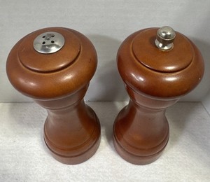 VTG W.M. Bounds LTD Wooden Pepper Mill Grinder & Salt Shaker