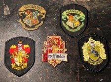 Juego de 5 - Parches de hierro con logotipo de Harry Potter - Muchos coleccionables de Harry Potter