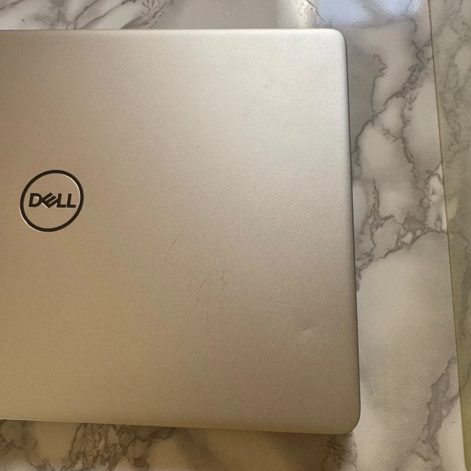 Dell Inspiron 13 5370 i7-8th 16GB 256 SSD AMD Graphic - batteria da sostituire! - Immagine 3 di 4
