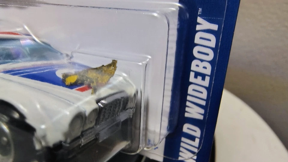 ERROR DE FÁBRICA ***Hot Wheels 2025 Mainline Jaguar XJC V12 cupé ***ERROR 1 de 1 Foto 3 de 4