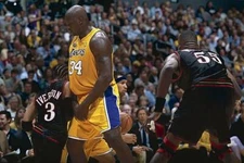 Los Angeles Lakers Derek Fisher and Shaquille O'Neal setting pick - Old Photo