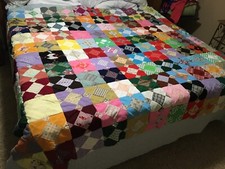 VINTAGE HOMEMADE PATCHWORK DIAMOND POLYESTER KING SIZE QUILT 78 X 86 MULTI-COLOR