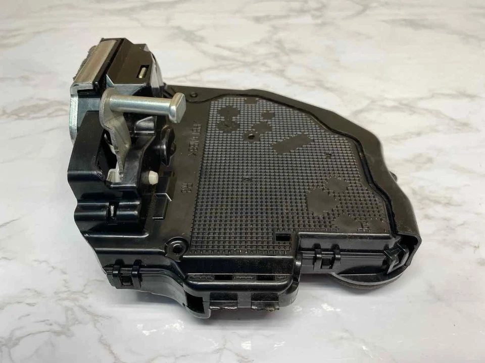 Toyota Corolla cerradura puerta 20 24 actuador trasero derecho Japón construido OEM 6905033131 Foto 4 de 4