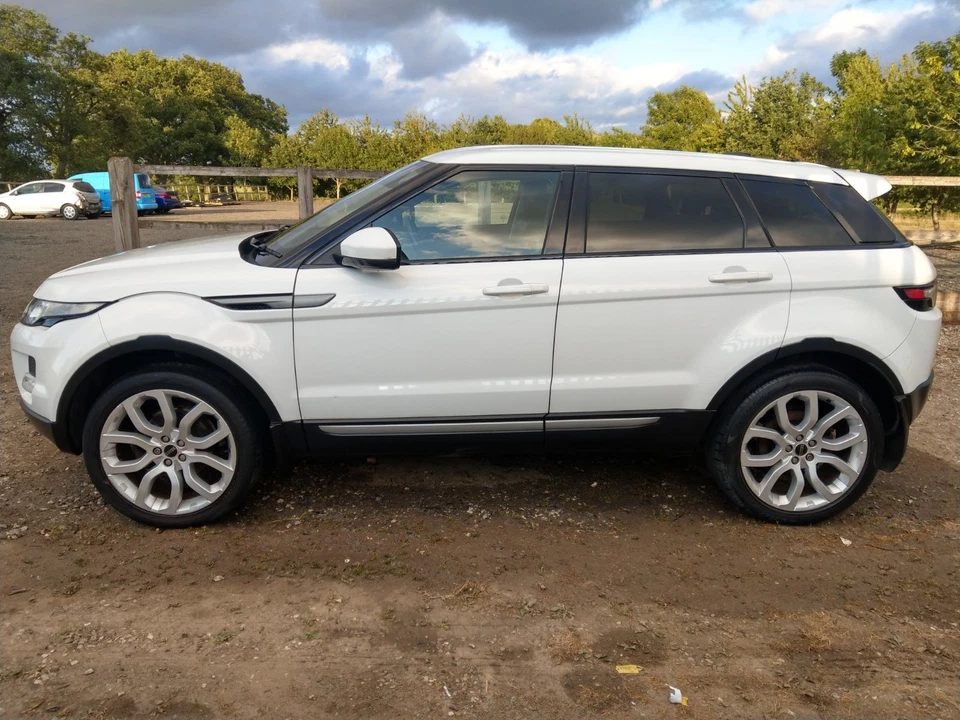 2011 Land Rover Range Rover Evoque Pure Sd4 Coupe - 4x4 - 2.2 Diesel Manual - Image 4 of 4
