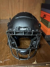 Schutt F7 1.0. Youth medium. Matte black with sports star chinstrap and cam lock