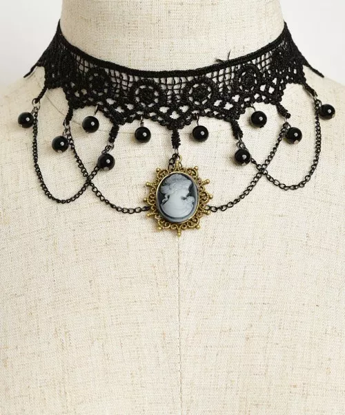 Crochet choker on sale with beads