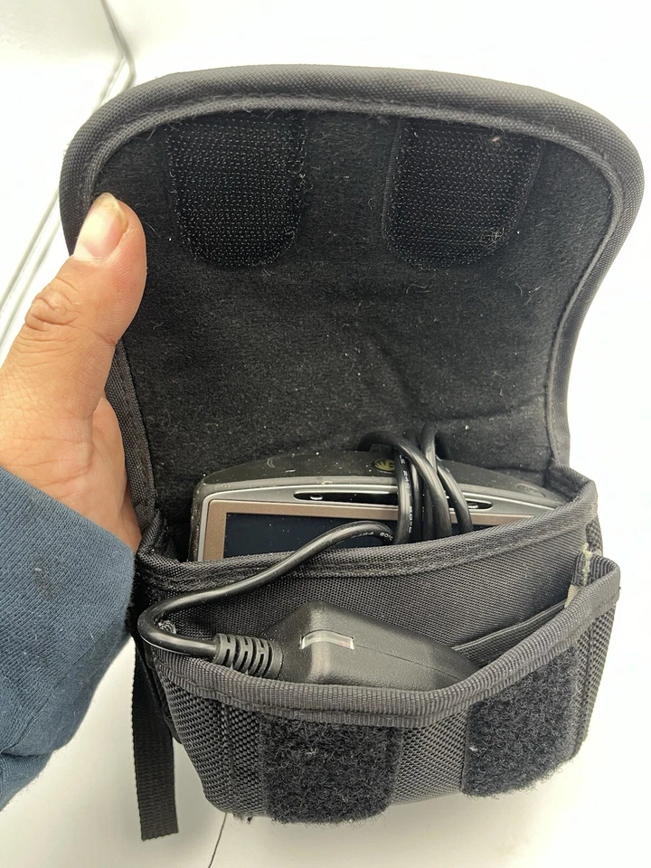 TomTom Go 7204.3 Inch Widescreen Touch Screen + car power cord only - Image 4 of 4