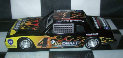 STOCK CAR #4 1/32 PULL BACK DIRT DIECAST CAR