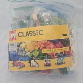 LEGO Classic 10695 Creative Building Box Set, 580 pieces plus manual.
