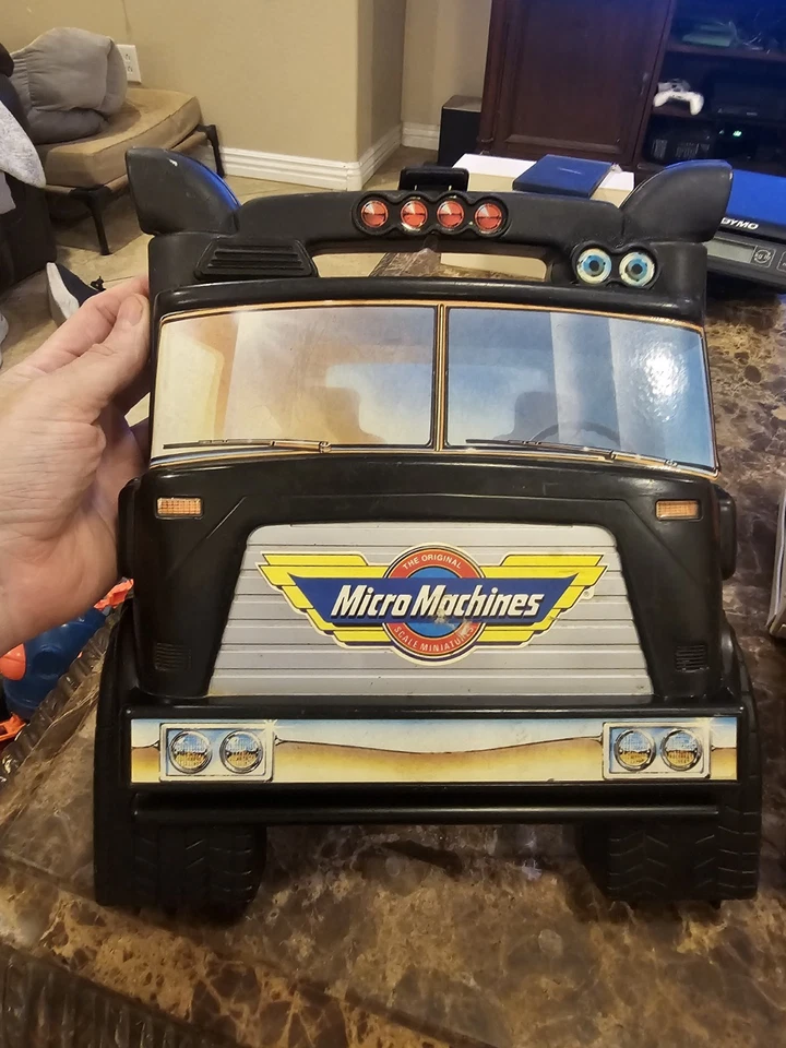 Caja de almacenamiento vintage Micro Machine 1988 Galoob semirremolque y 2 cajas de herramientas Super City Foto 2 de 4