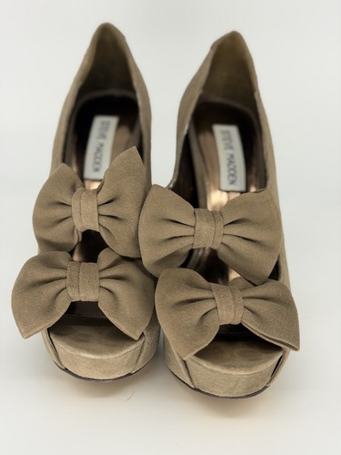Steve Madden high heel taupe shoes size US 7 with bow detail