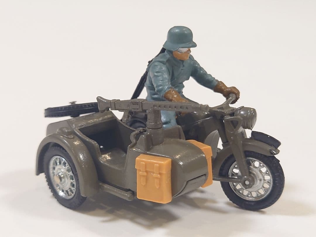 ミニカー BRITAINS MOTORCYCLE 9681GERMAN COMBINAT Britains 9681, German Combination - Free Price Guide & Review