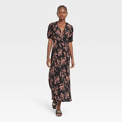 A new top day pleated dress