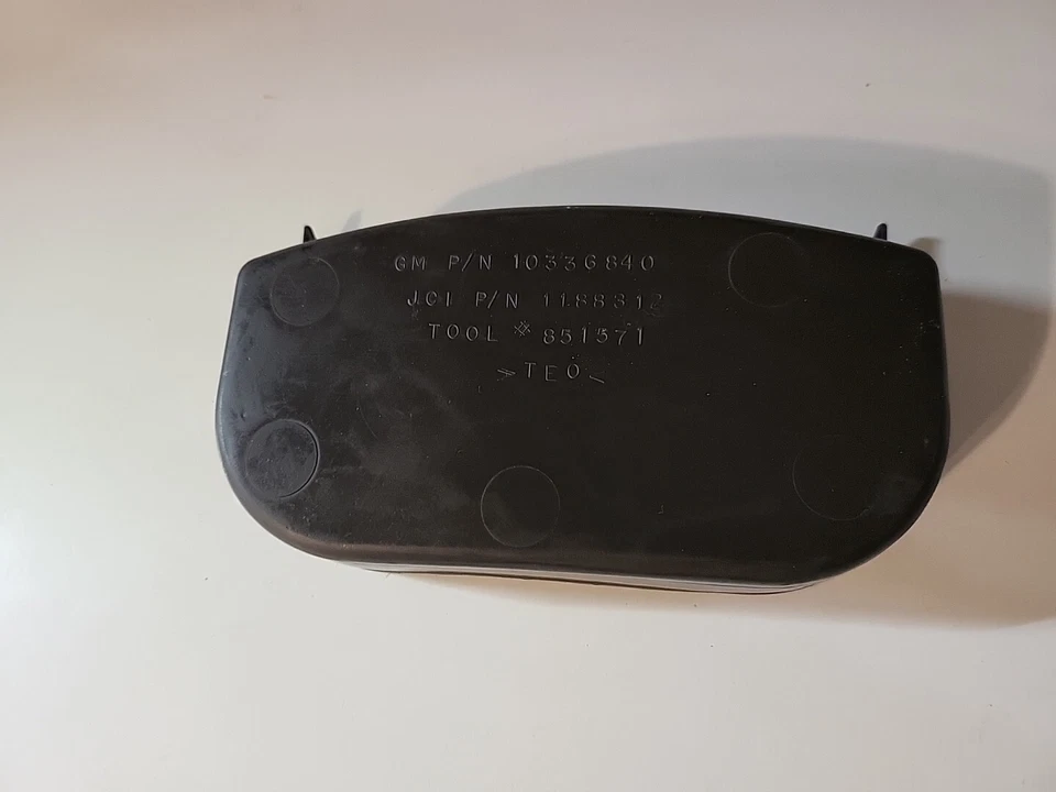 2005-2009 BUICK ALLURE ЛАКРОСС ЦЕНТРАЛЬНАЯ КОНСОЛЬ РЕЗИНОВАЯ ВКЛАДЫШ ВСТАВКА 10336840 OEM  - Изображение 2 из 4