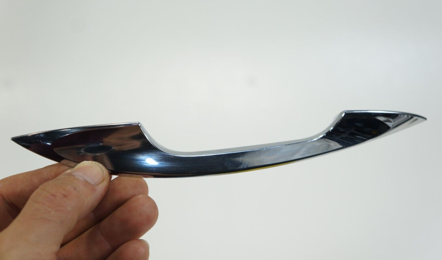 2017-2020 BENTLEY CONTINENTAL GT PASSENGER RIGHT CHROME DOOR MOLDING HANDLE
