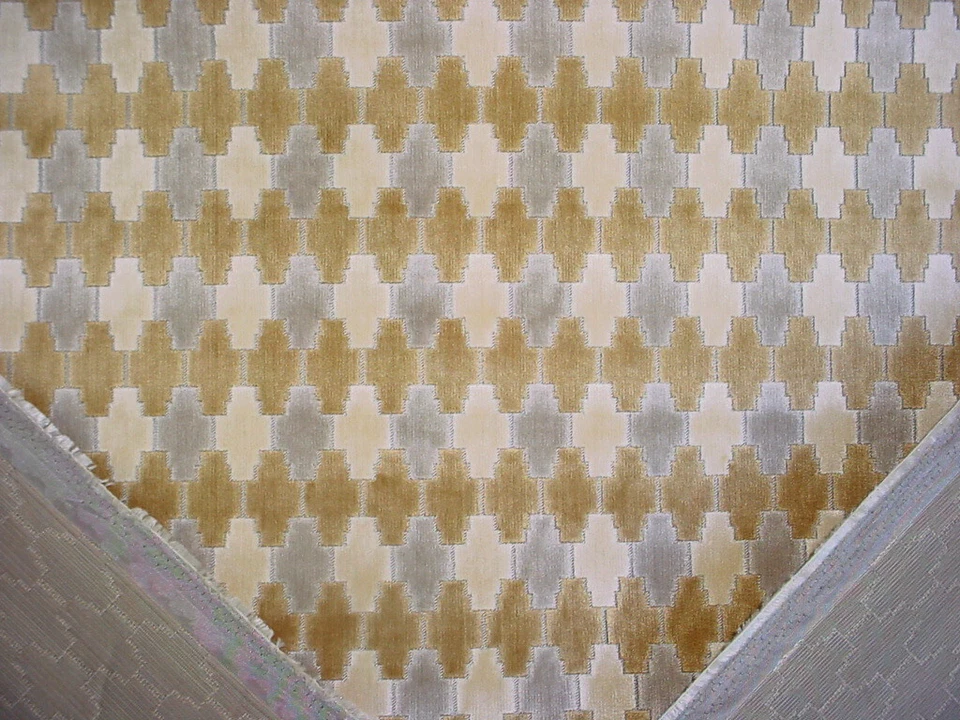 Tela de tapicería para cortinas de terciopelo geo Kebir Sand 3-1/8Y Kravet Lee Jofa 33901 Foto 3 de 4