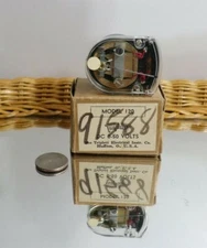 VINTAGE TRIPLETT MODEL 120 DC 0-50 VOLT  METER NEW WITH BOX