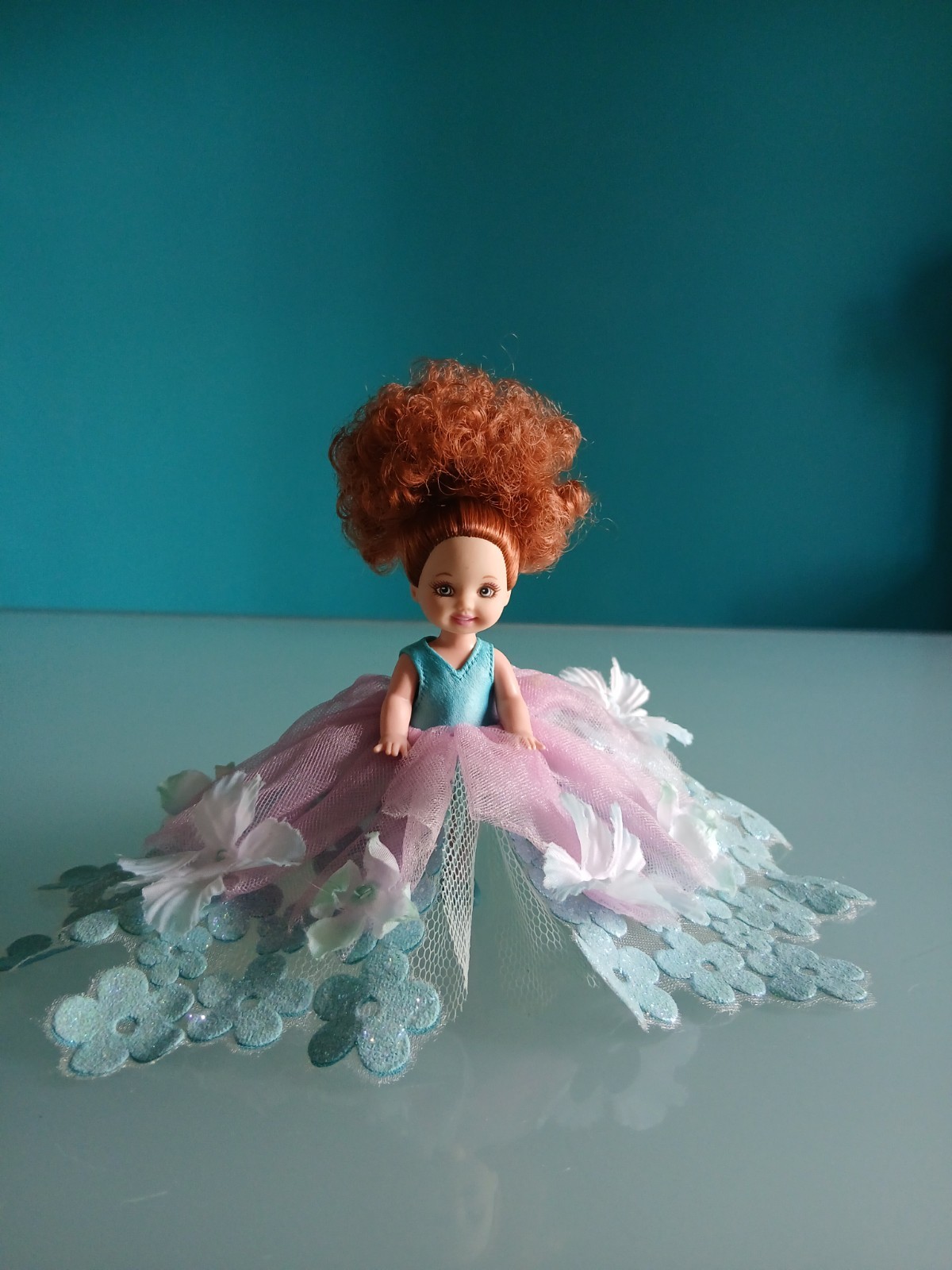 "MATTEL" "FLOWER Girl", 2006, sorella Barbie "Shelly Kelly Doll", mini bambola.