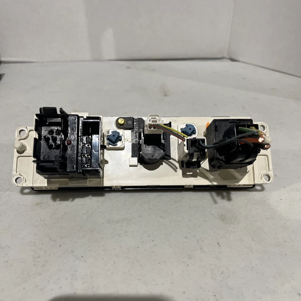 Ford Ranger 2003-2011 aire acondicionado calefacción climatización unidad P: 3L5H-19E764-AA ¡FABRICANTE DE EQUIPOS ORIGINALES! Foto 2 de 4