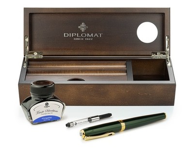 Füllhalter Diplomat Excellence A2 Evergreen vergoldet mit Tinte u. Etui aus Holz