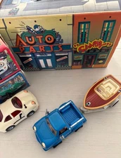 Vintage 1996-2001  The Chevron Cars Lot of  9 Techron Toy Cars / Rare Carry Case