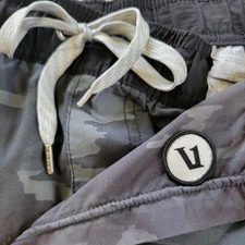 Vuori Kore Shorts Mens XL Black Camo Lined Performance Gym Yoga Run