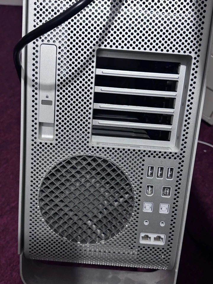 Apple Mac Pro A1186 (Untested) - Image 4 of 4