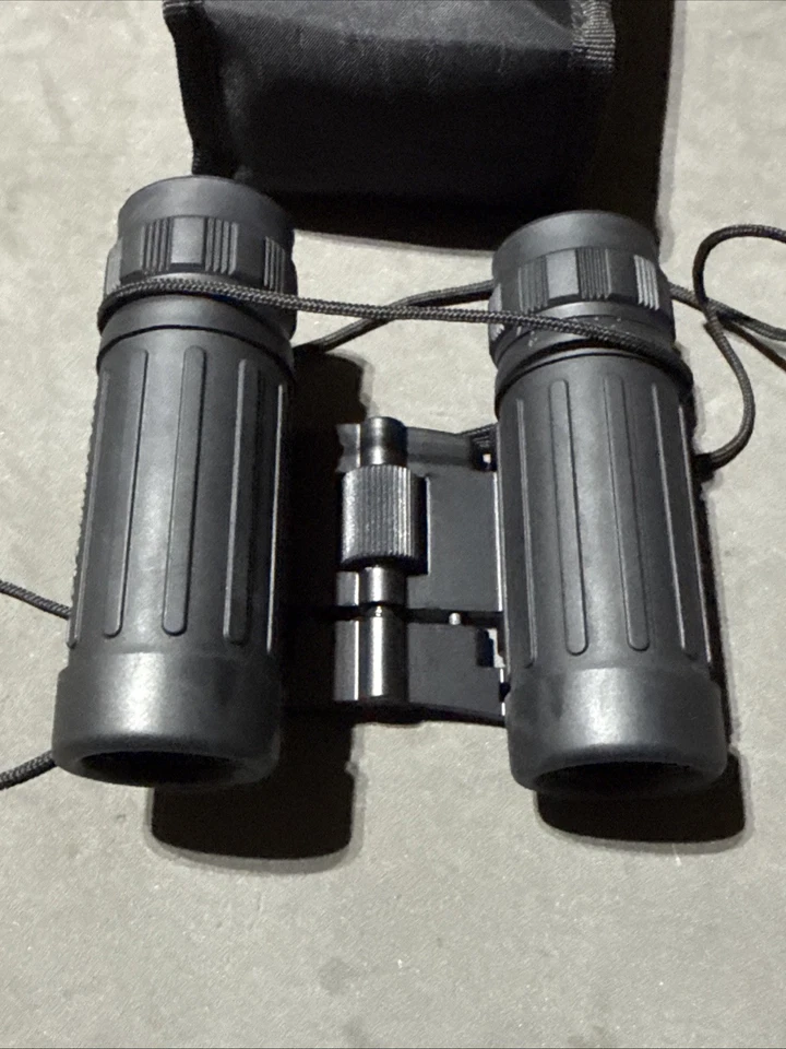 Bushnell 8 x 21 378 Feet at 1000 Yards Compact Pocket Binoculars With Case - Image 3 of 4