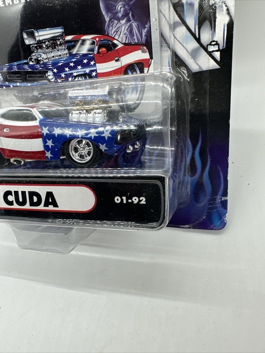 MUSCLE MACHINES 9/11 MEMORIAL '70 CUDA 01-98 DIECAST TOY CAR 1:64