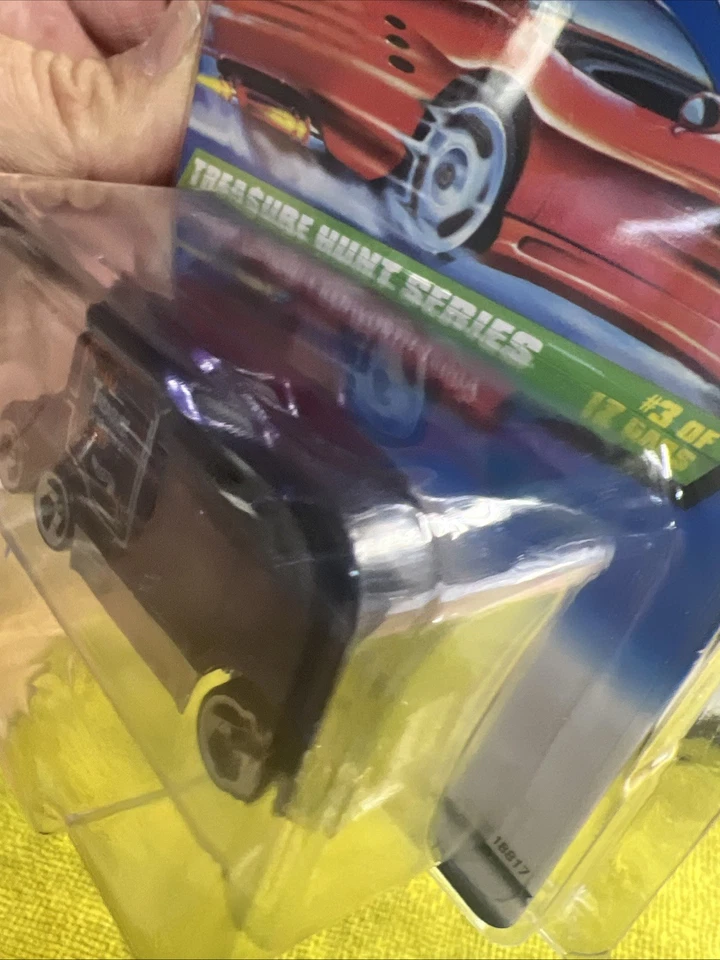 1997 Hot Wheels #751 Treasure Hunt Series 3/12 KENWORTH T600A Purple w/ Protectr - Image 4 of 4