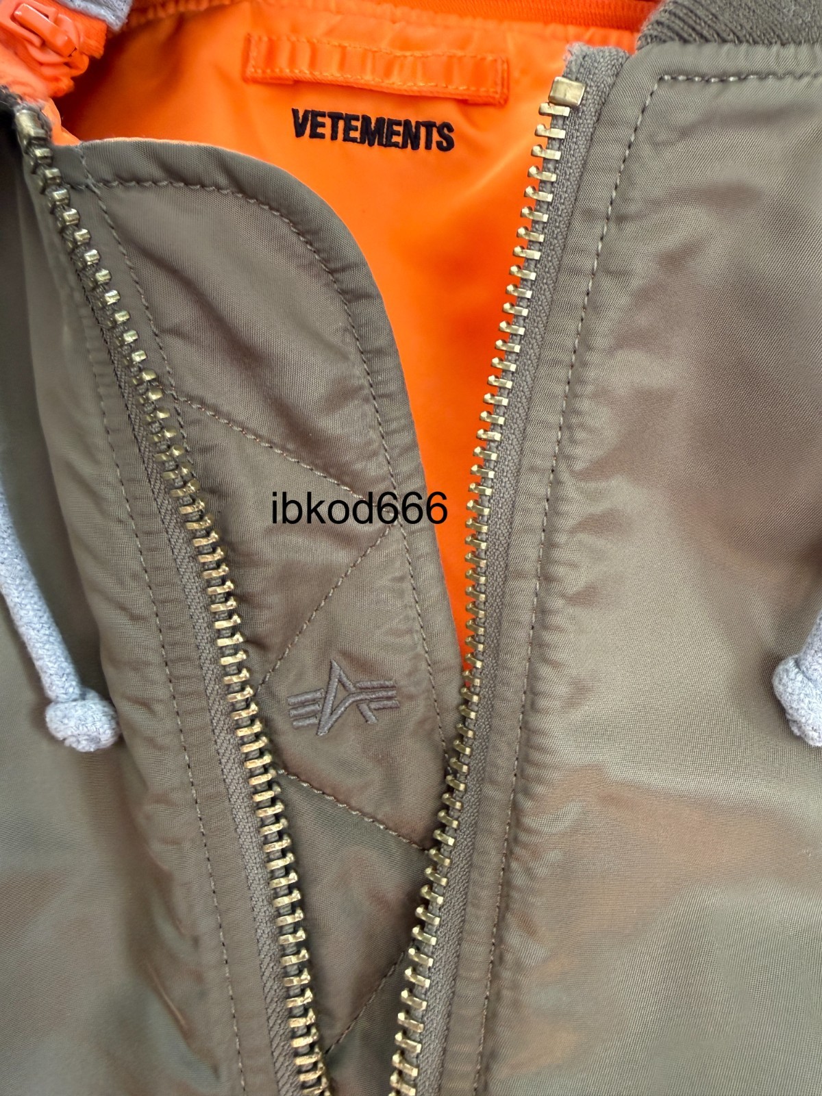 Vetements X Alpha Industries Reversible Green/Orange Bomber Jacket image 6