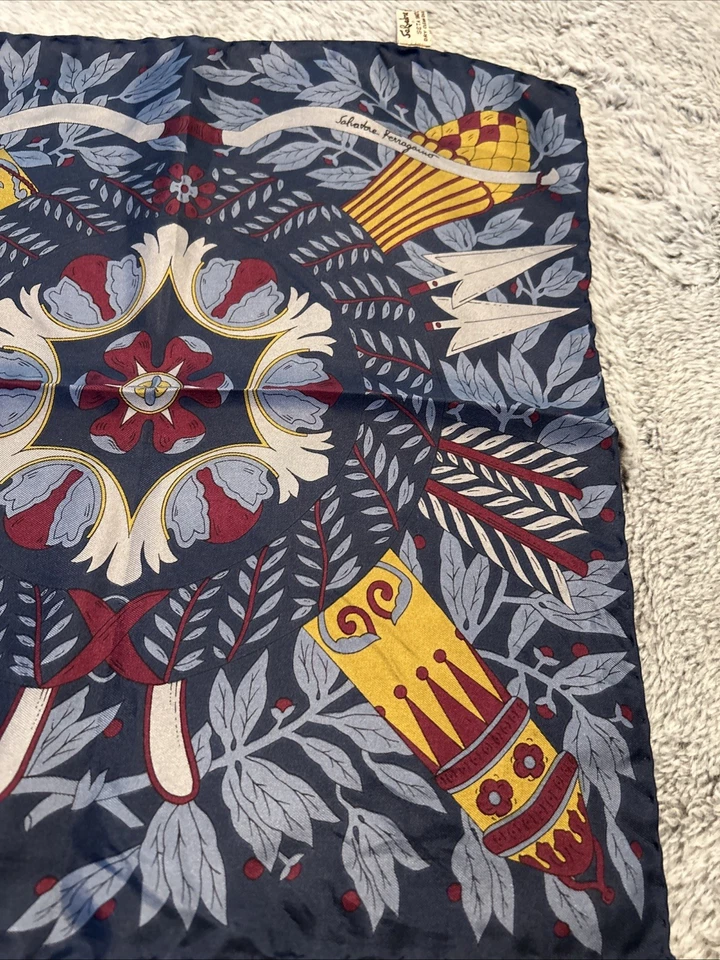 Bufanda/cuadrado de bolsillo Salvatore Ferragamo vintage de seda Foto 4 de 4