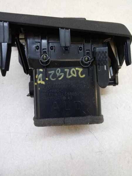 Canal conducto aire cabina delantera izquierda Lexus CT 200H 2013 2014 2015 2016 55650760104 Foto 3 de 4