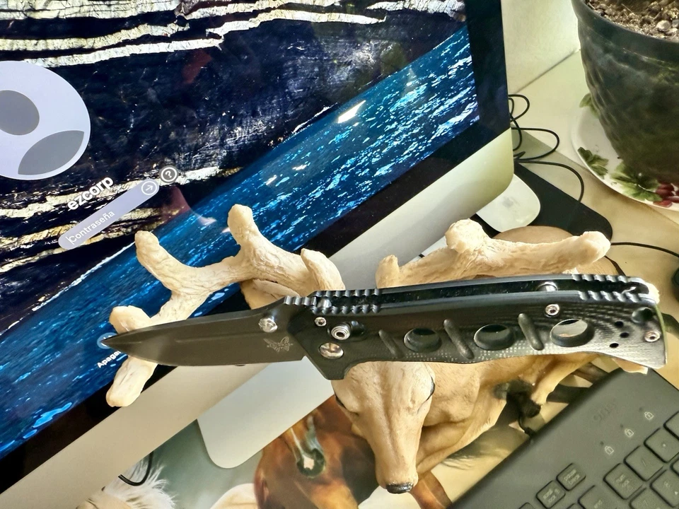 Faca dobrável Axis New Mini Benchmade Classic Black Adamas | 273GY-1 - Imagem 4 de 4