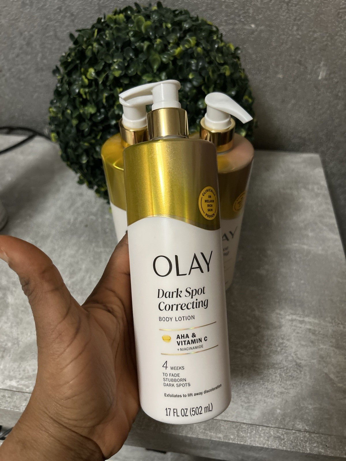 Olay Body Lotion anti-taches crème hydratante corps et soin éclat pour peau mature