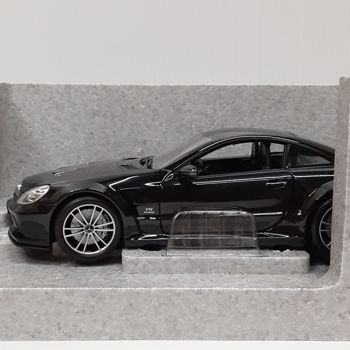 ミニカー 1/18 Mercedes Benz SL65 AMG Black Series Mercedes SL65 AMG Black Series (R230) Grey 1/18 Diecast