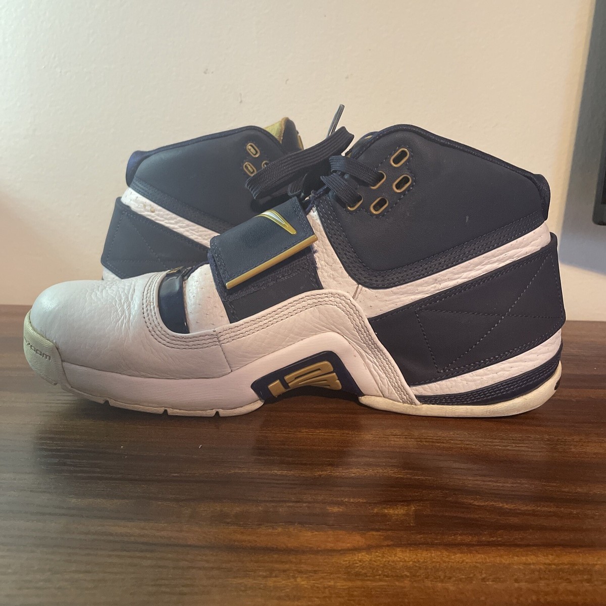 Size 9.5 - Nike LeBron Zoom Soldier 1 25 Straight 2018 AO2088-400