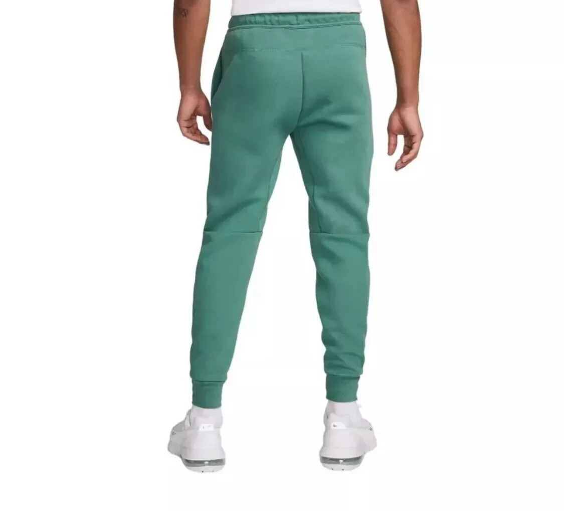 nike fleece pistachio