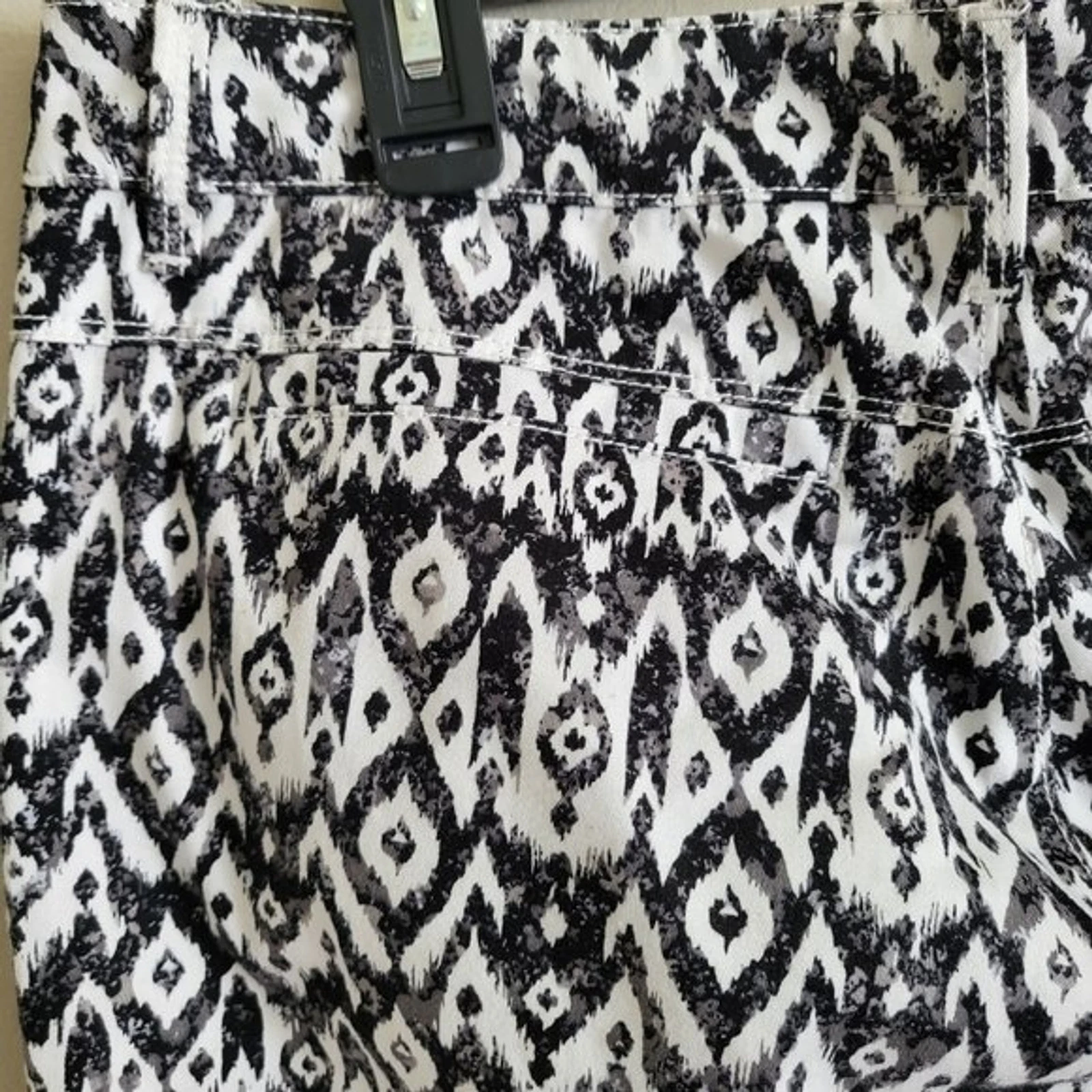 lole jolie straight leg abstract design pants