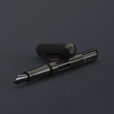 Endless Captiva Fountain Pen in Stealth Black - Broad - NEW in Box