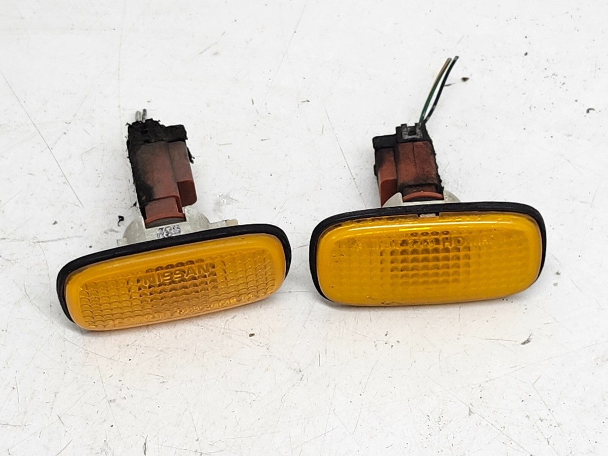 JDM NISSAN P11 R34 S14 SKYLINE SILVIA FENDER AMBER BLINKER