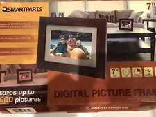 SmartParts Digital LCD Picture Frame 7  4000 Pictures. Used  1  Week-as Display
