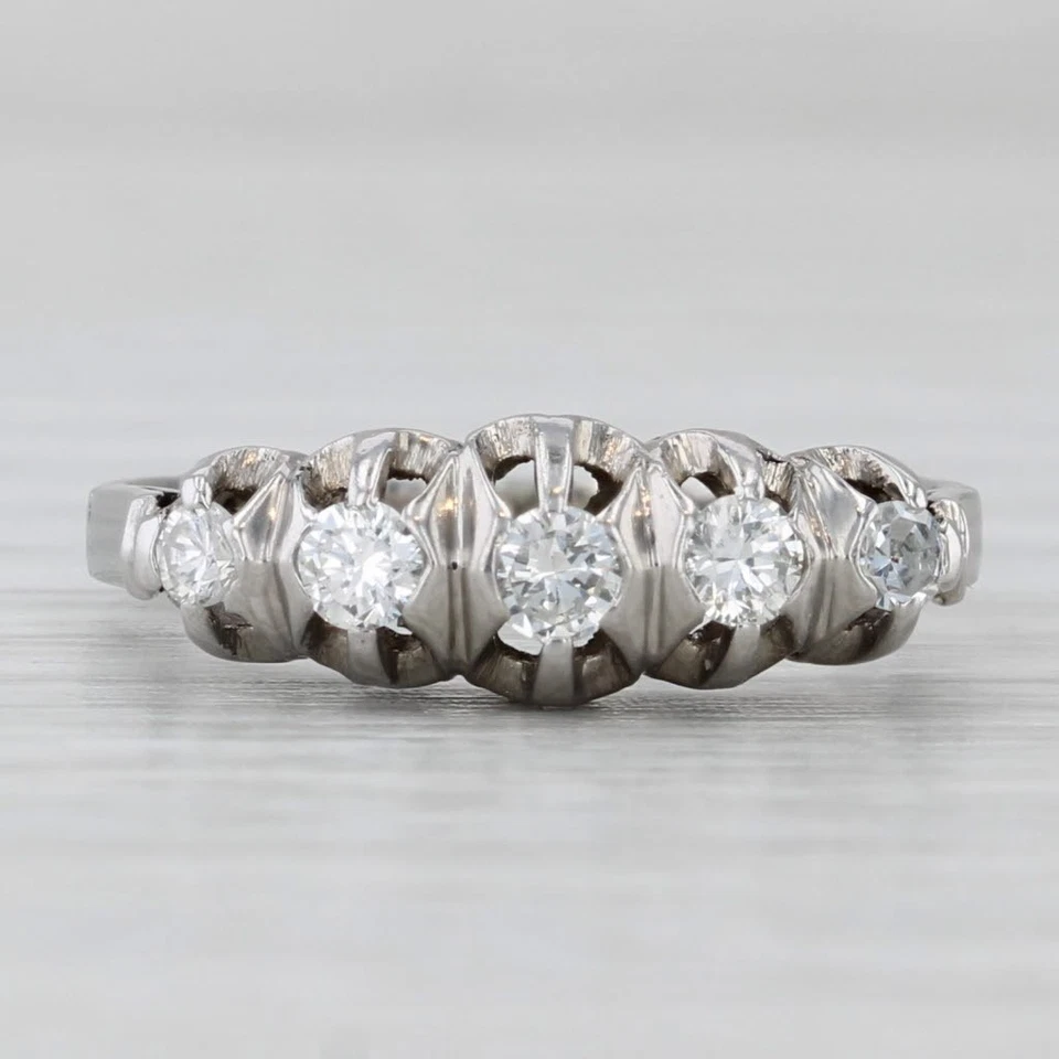 Anillo de diamantes vintage de 0,31 quilates de platino para aniversario de boda talla 6,25 Foto 2 de 4